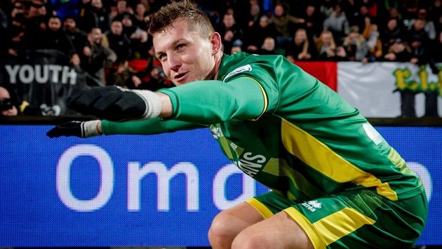Tomáš Necid vstřelil oba góly Haagu v ligovém utkání proti Almelu. Tomáš Necid vstřelil oba góly Haagu v ligovém utkání proti Almelu.