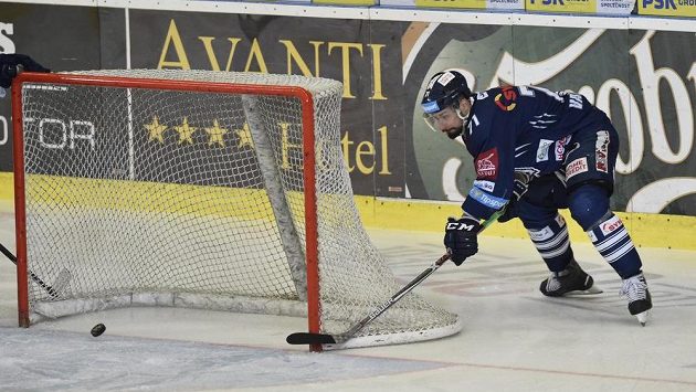 Jakub Valský ještě v dresu Liberce a jeho neproměněná šance ve třetím finále s Brnem. Jakub Valský ještě v dresu Liberce a jeho neproměněná šance ve třetím finále s Brnem.