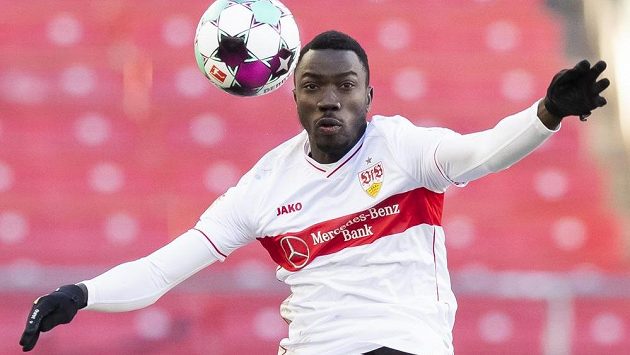 Stuttgartský Silas Katompa Mvumpa ještě v době, kdy hrál jako Silas Wamangituka. Stuttgartský Silas Katompa Mvumpa ještě v době, kdy hrál jako Silas Wamangituka.