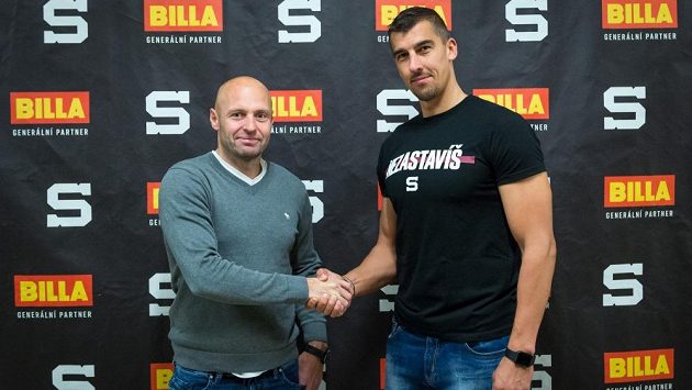 Milan Jurčina se sportovním manažerem Sparty Jaroslavem Hlinkou. Milan Jurčina se sportovním manažerem Sparty Jaroslavem Hlinkou.