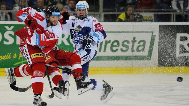 Jan Knotek (vlevo) a Robin Staněk z Olomouce a Martin Nečas z Brna. Jan Knotek (vlevo) a Robin Staněk z Olomouce a Martin Nečas z Brna.