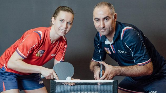 Iveta Vacenosvká (vlevo) a Petr Korbel. Iveta Vacenosvká (vlevo) a Petr Korbel.