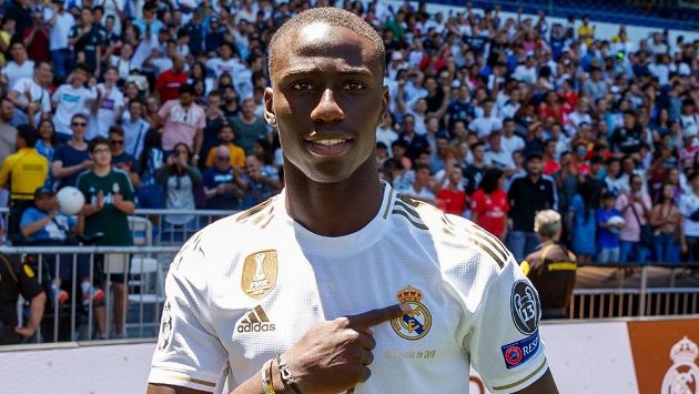 Čerstvá posila Realu Madrid Ferland Mendy. Čerstvá posila Realu Madrid Ferland Mendy.