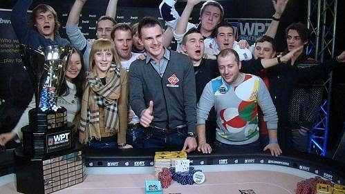 Velký pokerový svátek, turnaj věhlasné World Poker Tour, který se uskuteční začátkem prosince v Praze, se blíží rychlostí větru. Velký pokerový svátek, turnaj věhlasné World Poker Tour, který se uskuteční začátkem prosince v Praze, se blíží rychlostí větru.