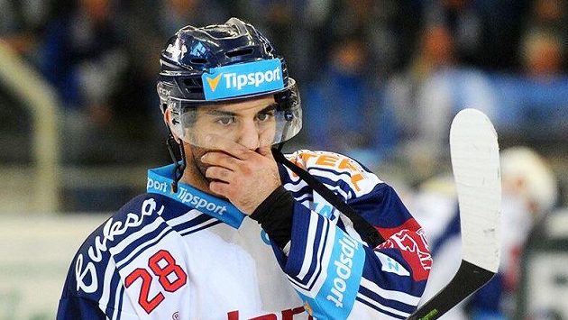 Kanadský hokejista Samson Mahbod v dobách, kdy nastupoval za Vítkovice. Kanadský hokejista Samson Mahbod v dobách, kdy nastupoval za Vítkovice.