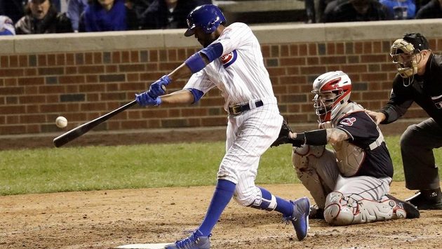 Ani homerun Dextera Fowlera ve čtvrtém finále MLB Chicagu k vítězství nepomohl. Ani homerun Dextera Fowlera ve čtvrtém finále MLB Chicagu k vítězství nepomohl.