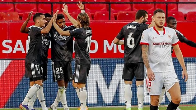 Sevilla – Real Madrid 0: 1, Sevilla lost Vaclík without Vaclík.  Barcelona lost to the rookie