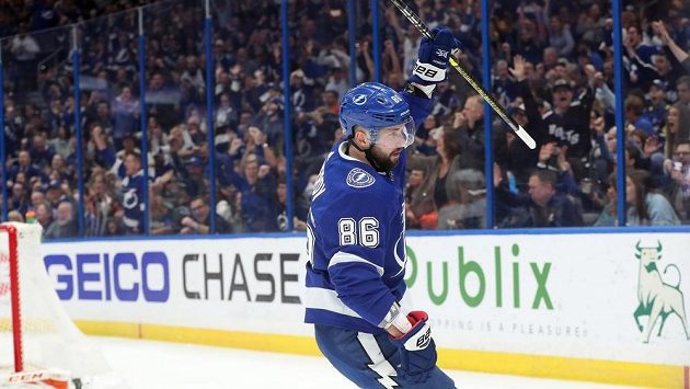 Nikita Kučerov kraluje kanadskému bodování NHL. Nikita Kučerov kraluje kanadskému bodování NHL.