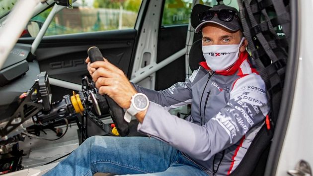 Automobilový jezdec Petr Fulín obsadil jedenácté místo v druhé jízdě pátého dílu Světového poháru cestovních vozů WTCR, který se jel dnes na okruhu v Mostě. (ilustrační foto) Automobilový jezdec Petr Fulín obsadil jedenácté místo v druhé jízdě pátého dílu Světového poháru cestovních vozů WTCR, který se jel dnes na okruhu v Mostě. (ilustrační foto)