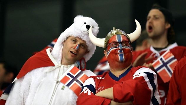 Norští fanoušci v duelu s Kanadou na MS v Dánsku. Norští fanoušci v duelu s Kanadou na MS v Dánsku.