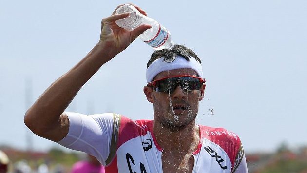 Jan Frodeno během běžecké části závodu. Jan Frodeno během běžecké části závodu.