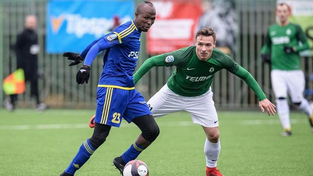 Kamso Mara z Jihlavy (vlevo) a Stanislav Tecl z Jablonce během utkání zimní Tipsport ligy. Kamso Mara z Jihlavy (vlevo) a Stanislav Tecl z Jablonce během utkání zimní Tipsport ligy.