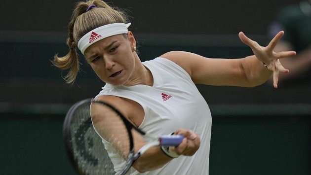 Úsilí Karolíny Muchové ve čtvrtfinále Wimbledonu. Úsilí Karolíny Muchové ve čtvrtfinále Wimbledonu.