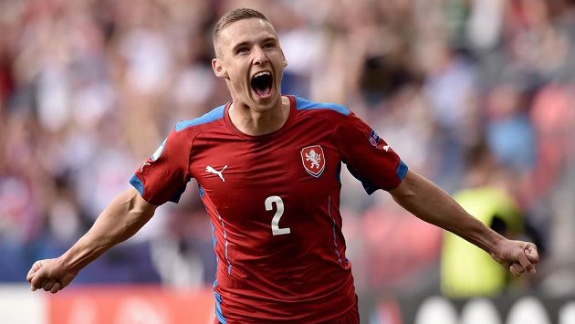 Český obránce Pavel Kadeřábek oslavuje gól proti Dánsku. Český obránce Pavel Kadeřábek oslavuje gól proti Dánsku.