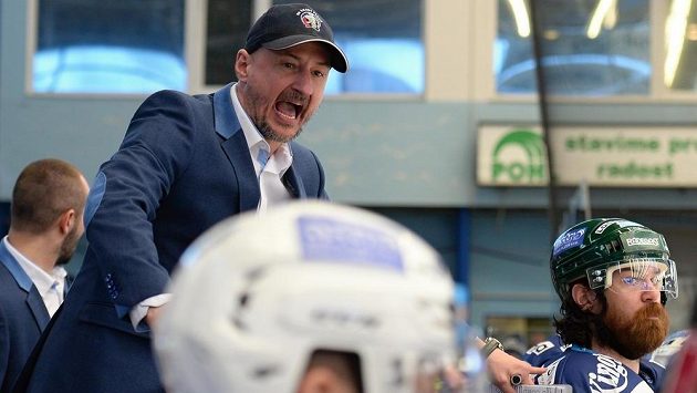 Michal Straka povede hokejisty Plzně i v následující sezóně. Michal Straka povede hokejisty Plzně i v následující sezóně.