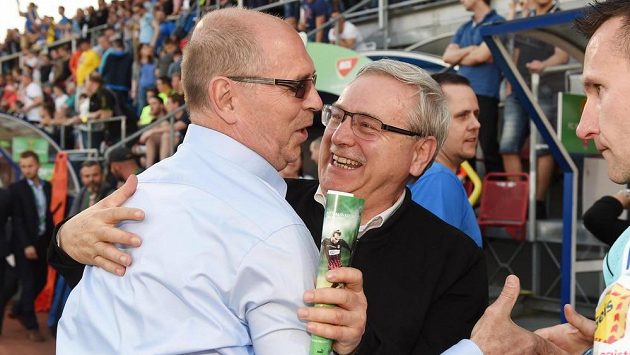 Radost měl i hlavní trenér Zlína Bohumil Páník. Radost měl i hlavní trenér Zlína Bohumil Páník.