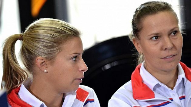 České deblistky Andrea Hlaváčková (vlevo) a Lucie Hradecká. České deblistky Andrea Hlaváčková (vlevo) a Lucie Hradecká.