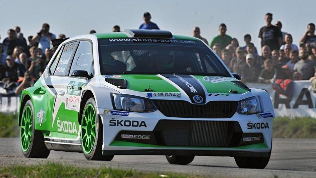 Posádka Jan Kopecký a Pavel Dresler na trati Rallye Šumava Klatovy. Posádka Jan Kopecký a Pavel Dresler na trati Rallye Šumava Klatovy.