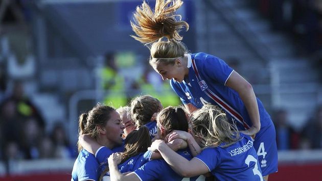 Fotbalistky Islandu se postaraly o prvotřídní senzaci. Fotbalistky Islandu se postaraly o prvotřídní senzaci.