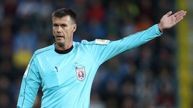 Rozhodčí Pavel Franěk. Rozhodčí Pavel Franěk.