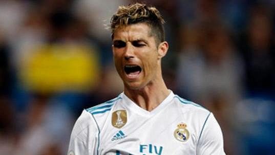 Cristiano Ronaldo z Realu Madrid oslavuje gól proti Athletiku Bilbao. Cristiano Ronaldo z Realu Madrid oslavuje gól proti Athletiku Bilbao.