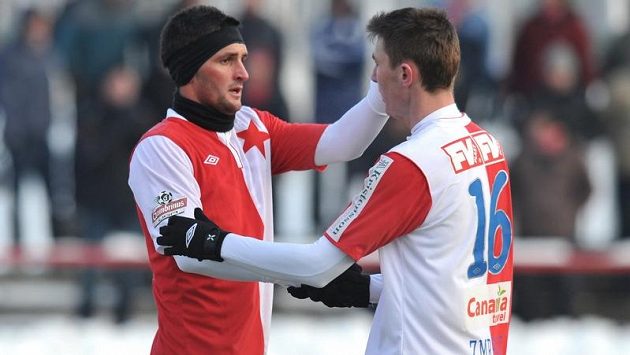Martin Fenin (vlevo) a Jaromír Zmrhal během utkání Tipsport ligy proti Jablonci. Martin Fenin (vlevo) a Jaromír Zmrhal během utkání Tipsport ligy proti Jablonci.