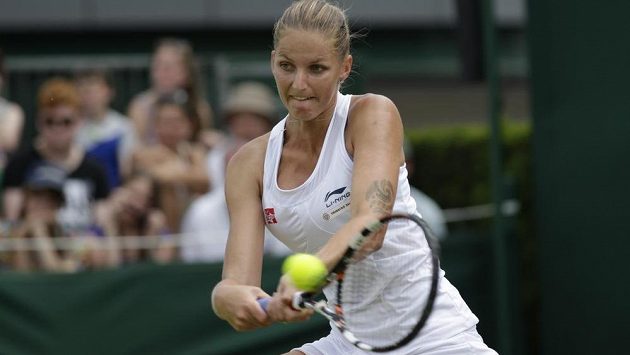 Karolína Plíšková v utkání 2. kola Wimbledonu. Karolína Plíšková v utkání 2. kola Wimbledonu.