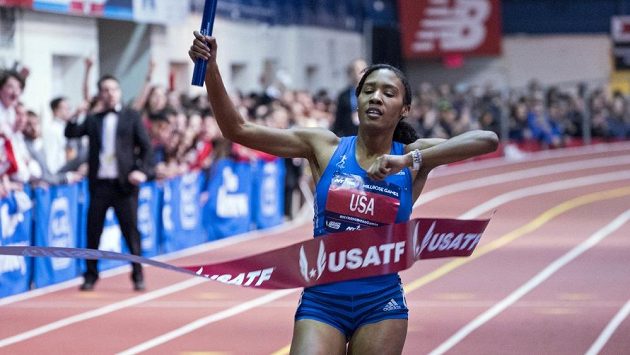 Americká finišmenka štafety na 4x800 metrů Ajee Wilsonová, která doběhla v novém světovém rekordu. Americká finišmenka štafety na 4x800 metrů Ajee Wilsonová, která doběhla v novém světovém rekordu.