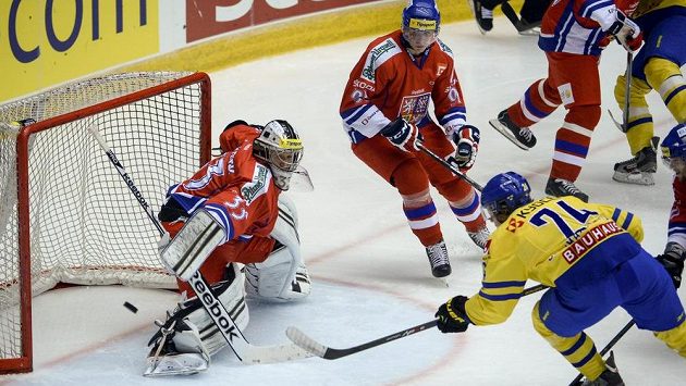 Mattias Janmark-Nylén (vpravo) tentokrát Jakuba Štěpánka v brance českého celku nepřekonal. Mattias Janmark-Nylén (vpravo) tentokrát Jakuba Štěpánka v brance českého celku nepřekonal.