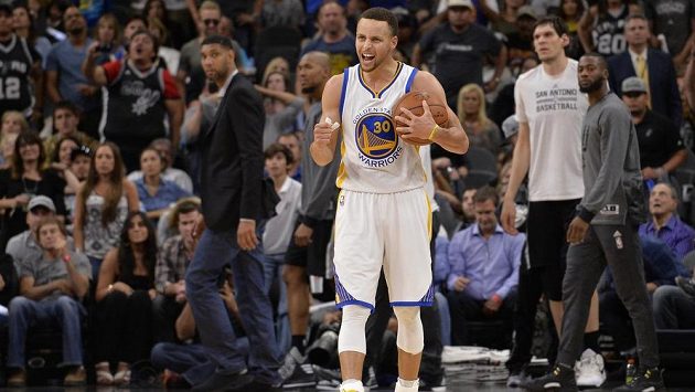 Golden State Warriors guard Stephen Curry celebrates the win after an NBA basketball game against the San Antonio Spurs, Sunday, April 10, 2016, in San Antonio. Golden State won 92-86. (AP Photo/Darren Abate) Golden State Warriors guard Stephen Curry celebrates the win after an NBA basketball game against the San Antonio Spurs, Sunday, April 10, 2016, in San Antonio. Golden State won 92-86. (AP Photo/Darren Abate)