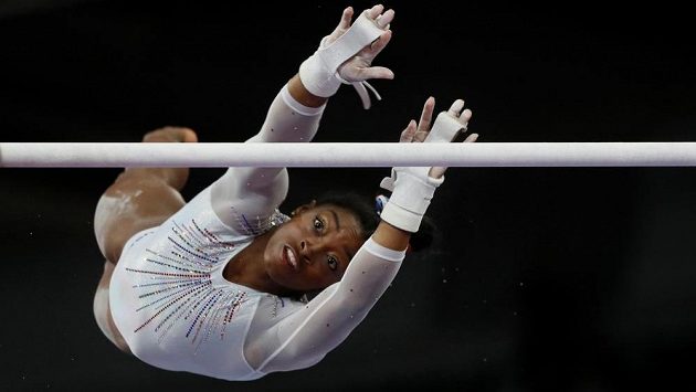 Americká gymnastka Simone Bilesová při MS ve Stuttgartu. Americká gymnastka Simone Bilesová při MS ve Stuttgartu.