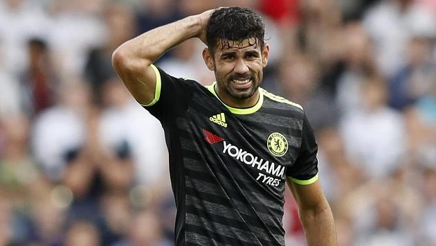 Útočník Chelsea Diego Costa během utkání proti Swansea City. Útočník Chelsea Diego Costa během utkání proti Swansea City.