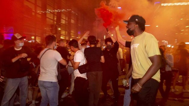 Běsnící fanoušci v Montrealu Běsnící fanoušci v Montrealu