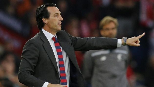 Kouč Sevilly Unai Emery během finále Evropské ligy. Kouč Sevilly Unai Emery během finále Evropské ligy.