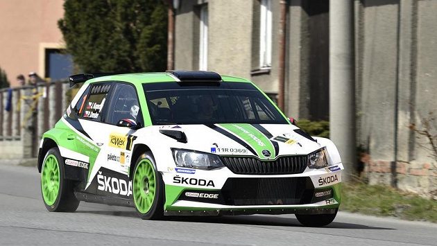 Posádka Jan Kopecký a Pavel Dresler s autem Škoda Fabia R5 na Valašské rallye. Posádka Jan Kopecký a Pavel Dresler s autem Škoda Fabia R5 na Valašské rallye.