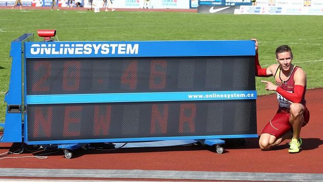 Vítěz dvoustovky Pavel Maslák, který vylepšil vlastní národní rekord na 20,46 sekundy. Vítěz dvoustovky Pavel Maslák, který vylepšil vlastní národní rekord na 20,46 sekundy.