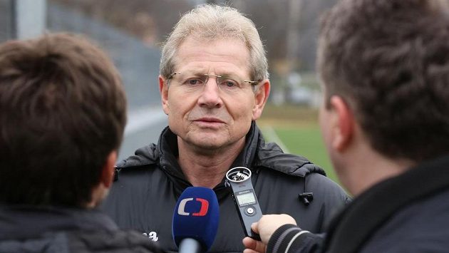 Vlastimil Petržela zjistil, že v Baníku nefunguje téměř nic. Vlastimil Petržela zjistil, že v Baníku nefunguje téměř nic.