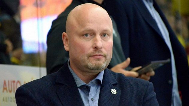 Patrik Augusta se stal novým asistentem trenéra u hokejistů Liberce. Patrik Augusta se stal novým asistentem trenéra u hokejistů Liberce.