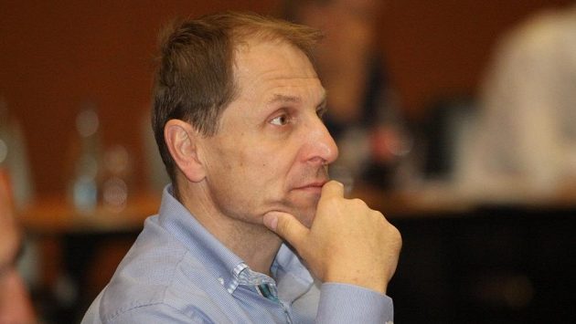 Člen výkonného výboru Českého svazu ledního hokeje Bedřich Ščerban. Člen výkonného výboru Českého svazu ledního hokeje Bedřich Ščerban.