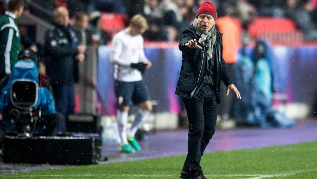 Trenér Karel Jarolím v kvalifikačním duelu s Norskem. Trenér Karel Jarolím v kvalifikačním duelu s Norskem.