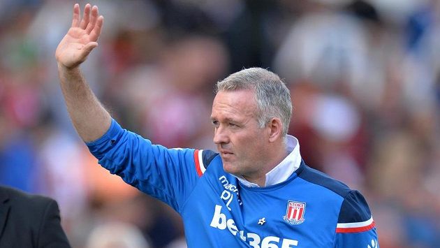 Trenér Stoke City Paul Lambert po utkání s Crystal Palace. Trenér Stoke City Paul Lambert po utkání s Crystal Palace.