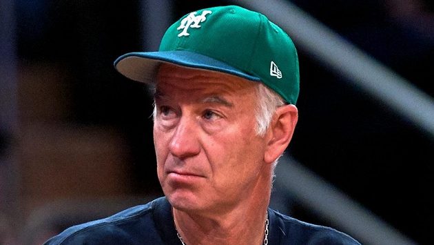 Bývalá tenisová hvězda a televizní komentátor John McEnroe. Bývalá tenisová hvězda a televizní komentátor John McEnroe.
