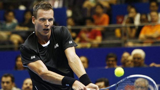 Tomáš Berdych z týmu Singapore Slammers v duelu s Francouzem Jo-Wilfriedem Tsongou, který reprezentuje výběr Manila Mavericks. Tomáš Berdych z týmu Singapore Slammers v duelu s Francouzem Jo-Wilfriedem Tsongou, který reprezentuje výběr Manila Mavericks.