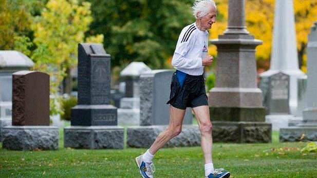 Ed Whitlock - trénink v dobré společnosti. Ed Whitlock - trénink v dobré společnosti.