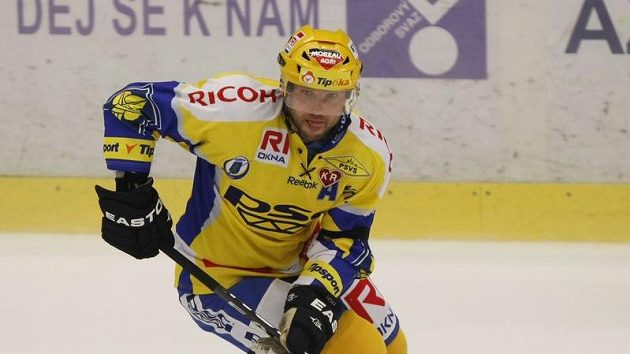 Petr Leška definitivně pověsil brusle na hřebík. Petr Leška definitivně pověsil brusle na hřebík.