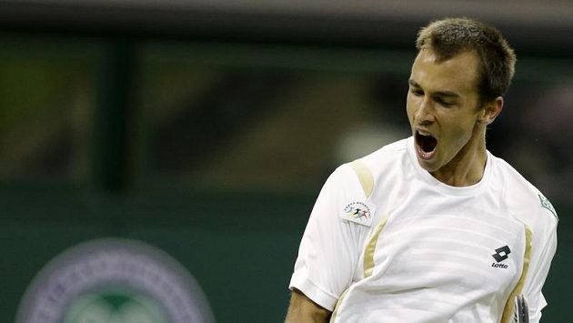 Lukáš Rosol se raduje z vítězství nad Rafaelem Nadalem ve Wimbledonu Lukáš Rosol se raduje z vítězství nad Rafaelem Nadalem ve Wimbledonu