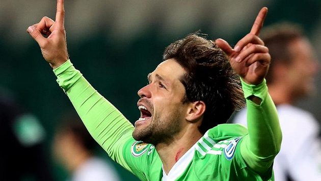 Diego z Wolfsburgu se raduje z branky. Diego z Wolfsburgu se raduje z branky.