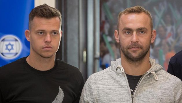 Čeští daviscupoví reprezentanti Adam Pavlásek a Roman Jebavý po příjezdu do Ostravy. Čeští daviscupoví reprezentanti Adam Pavlásek a Roman Jebavý po příjezdu do Ostravy.