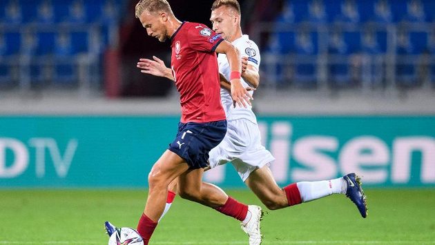 Antonín Barák a Vladislav Klimovič z Běloruska během utkání kvalifikace MS 2022. Antonín Barák a Vladislav Klimovič z Běloruska během utkání kvalifikace MS 2022.