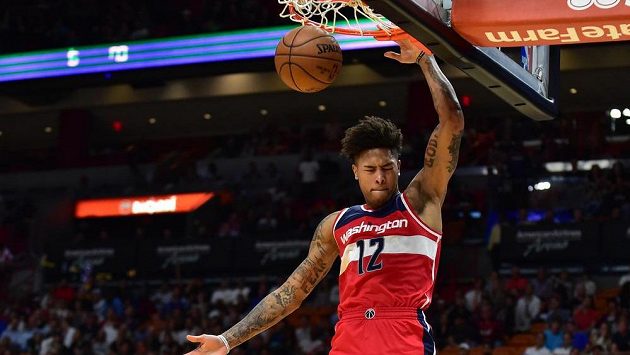 BAsketbalista Washingtonu Kelly Oubre Jr. během utkání s Miami. BAsketbalista Washingtonu Kelly Oubre Jr. během utkání s Miami.
